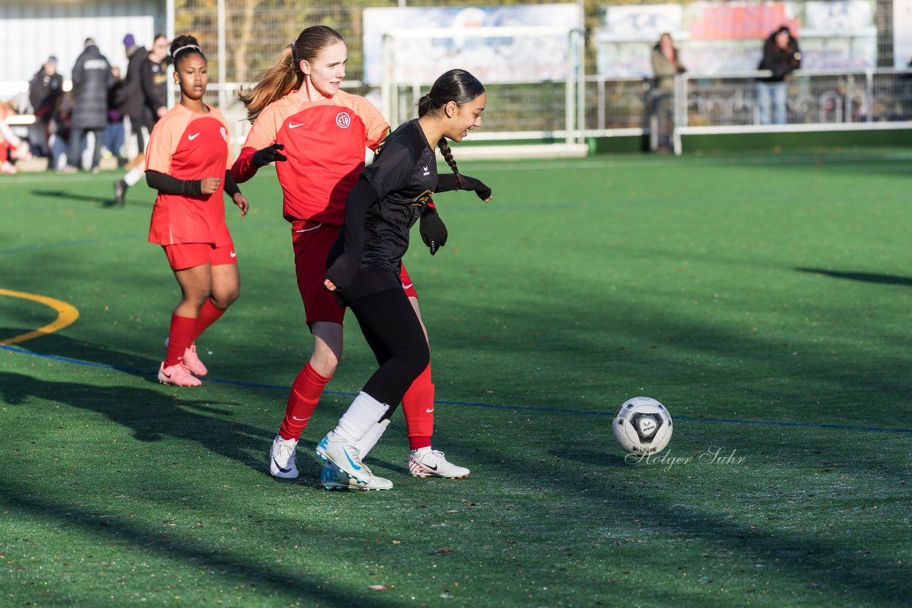 Bild 327 - wBJ VfL Pinneberg2 - Eimsbuttler TV 3 : Ergebnis: 5:0